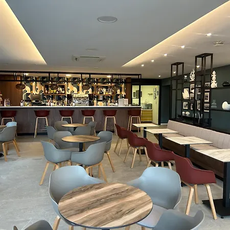 מלון דירות Cabicastro Tres Estrellas Superior פורטונובו