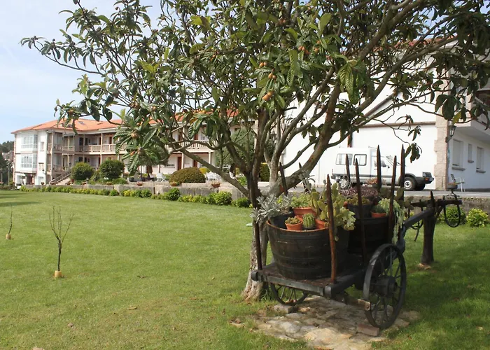 Cabicastro Tres Estrellas Superior Hotel apartamentowy Portonovo